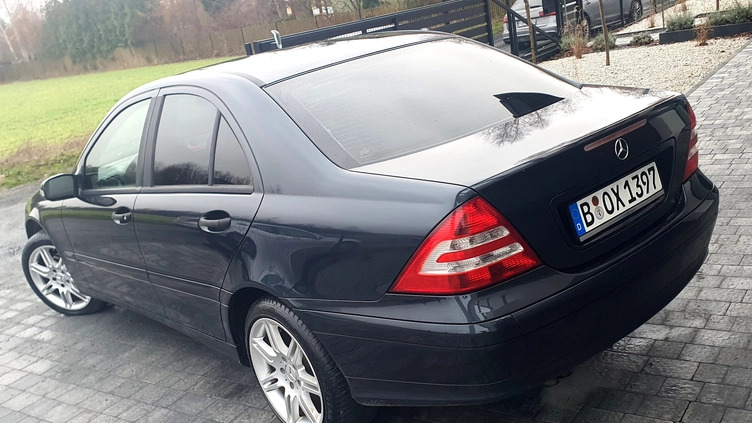 Mercedes-Benz Klasa C cena 19000 przebieg: 215000, rok produkcji 2005 z Witkowo małe 631